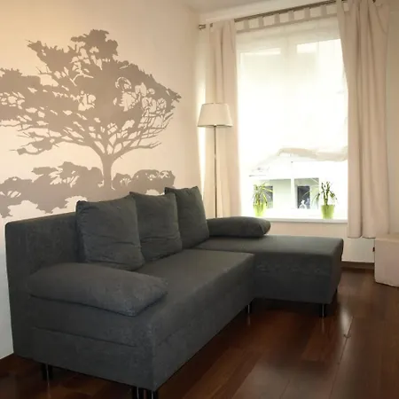 Quiet Jezyce Apartment Poznan